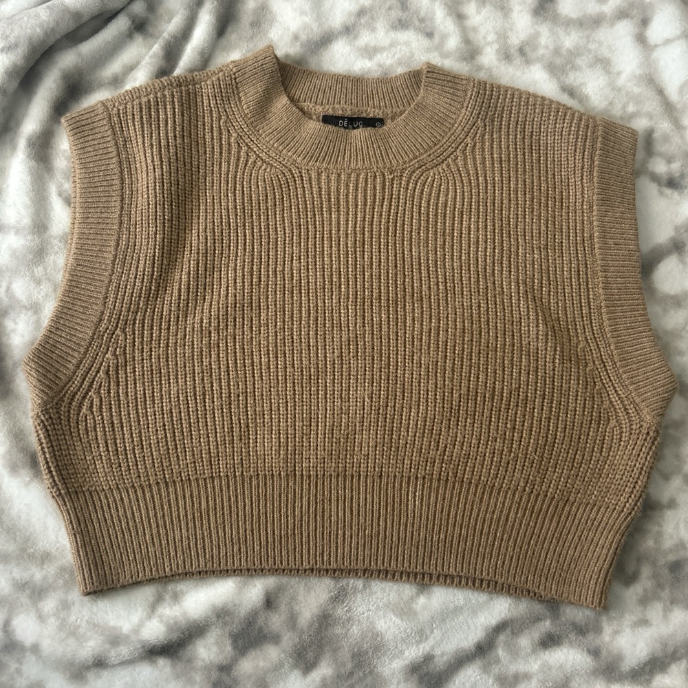 Deluc Ribbed Knit Sweater Vest in Camel Tan